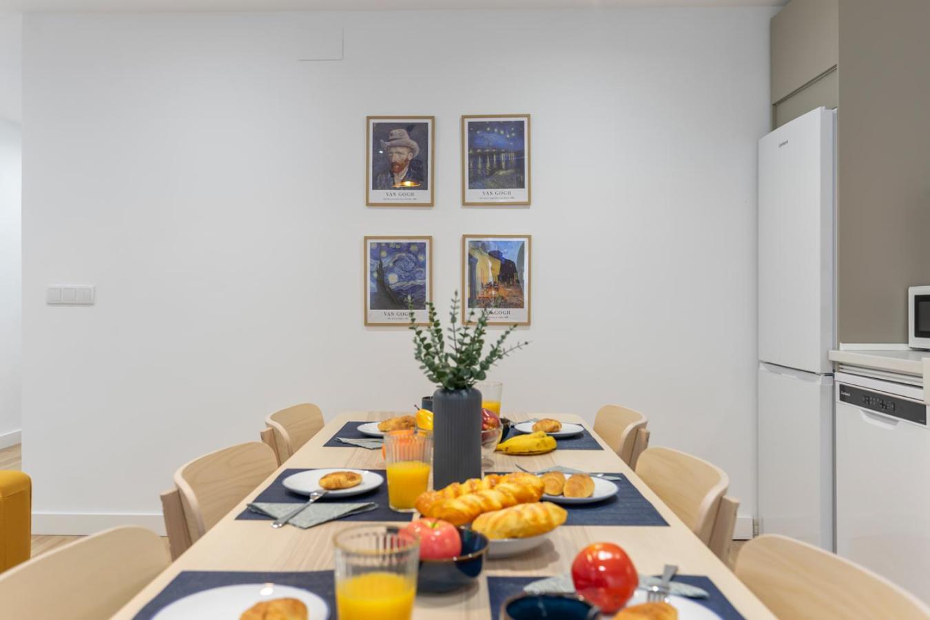Van Gogh, Confort Y Diseno En El Centro De Gijón Esterno foto